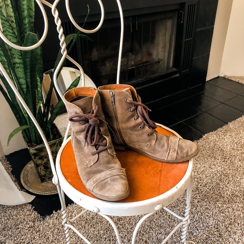 Born Boots Size 8.5